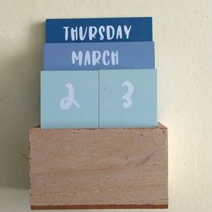 Teachers Desk Gift Wooden Desk Calendar